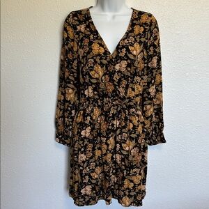 American Eagle Outfitters Black Gold Floral Faux Wrap Tunic Size Medium Tall